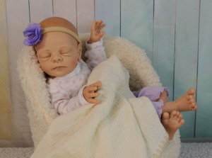 Freya-Kewy-20-full-limb-girl-003