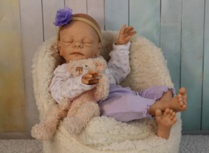 Freya-Kewy-20-full-limb-girl-007